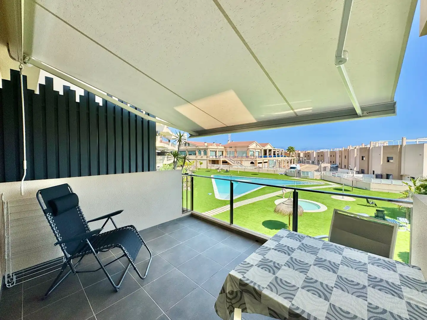 Terrassa de Apartament en venda en Orihuela amb Jardí privat, Traster i Piscina