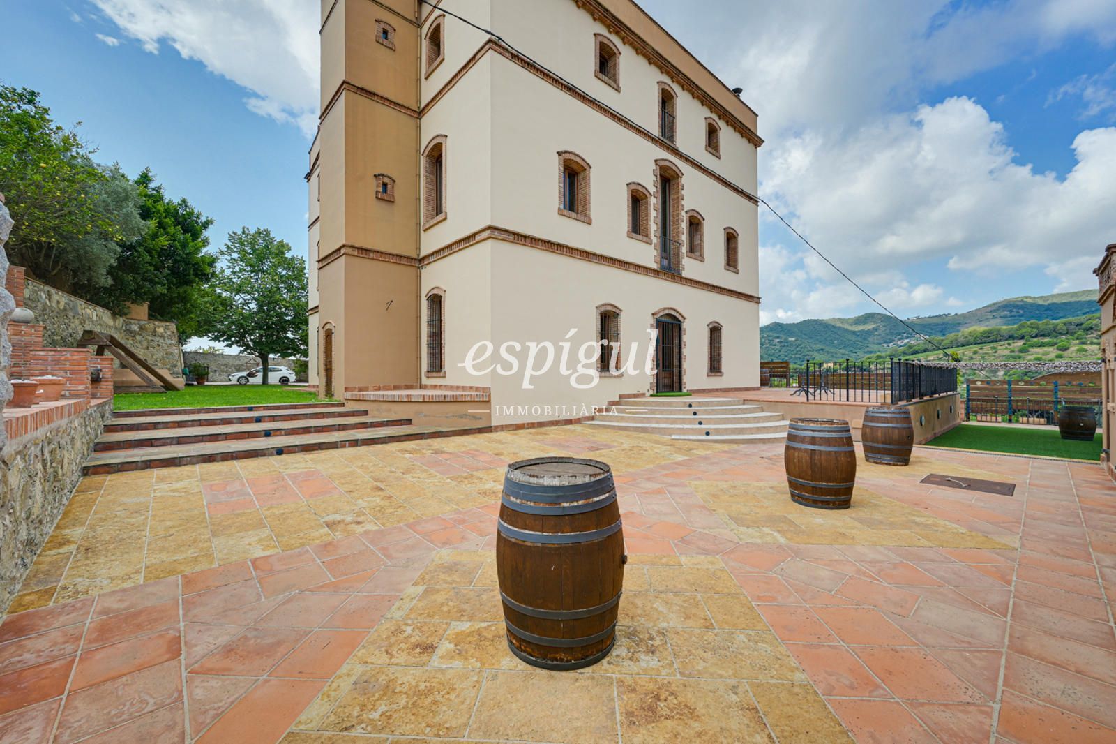 Exterior view of House or chalet for sale in Alella  with Heating, Private garden and Parquet flooring