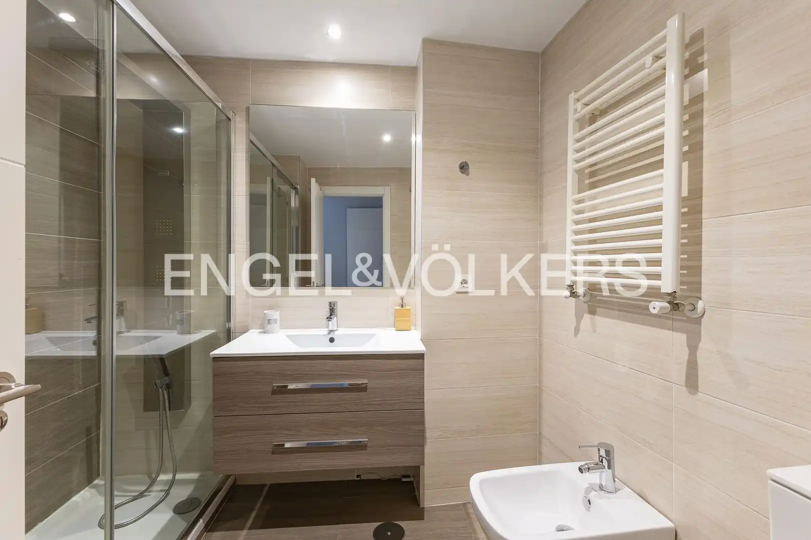 Baño de Piso en venta en Madrid con Aire acondicionado, Calefacción y Parquet