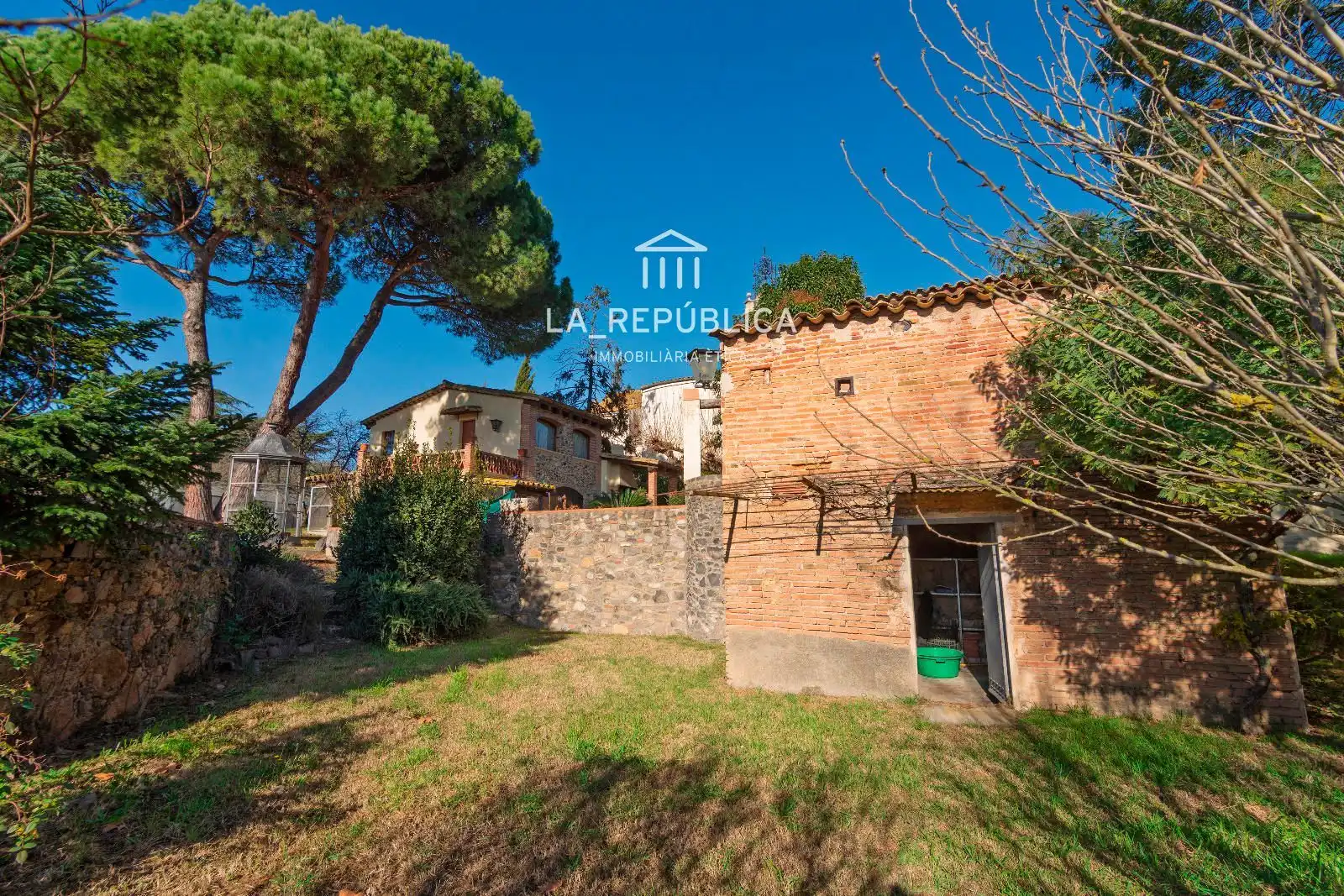 Vista exterior de Casa o chalet en venta en Sils con Calefacción, Jardín privado y Terraza