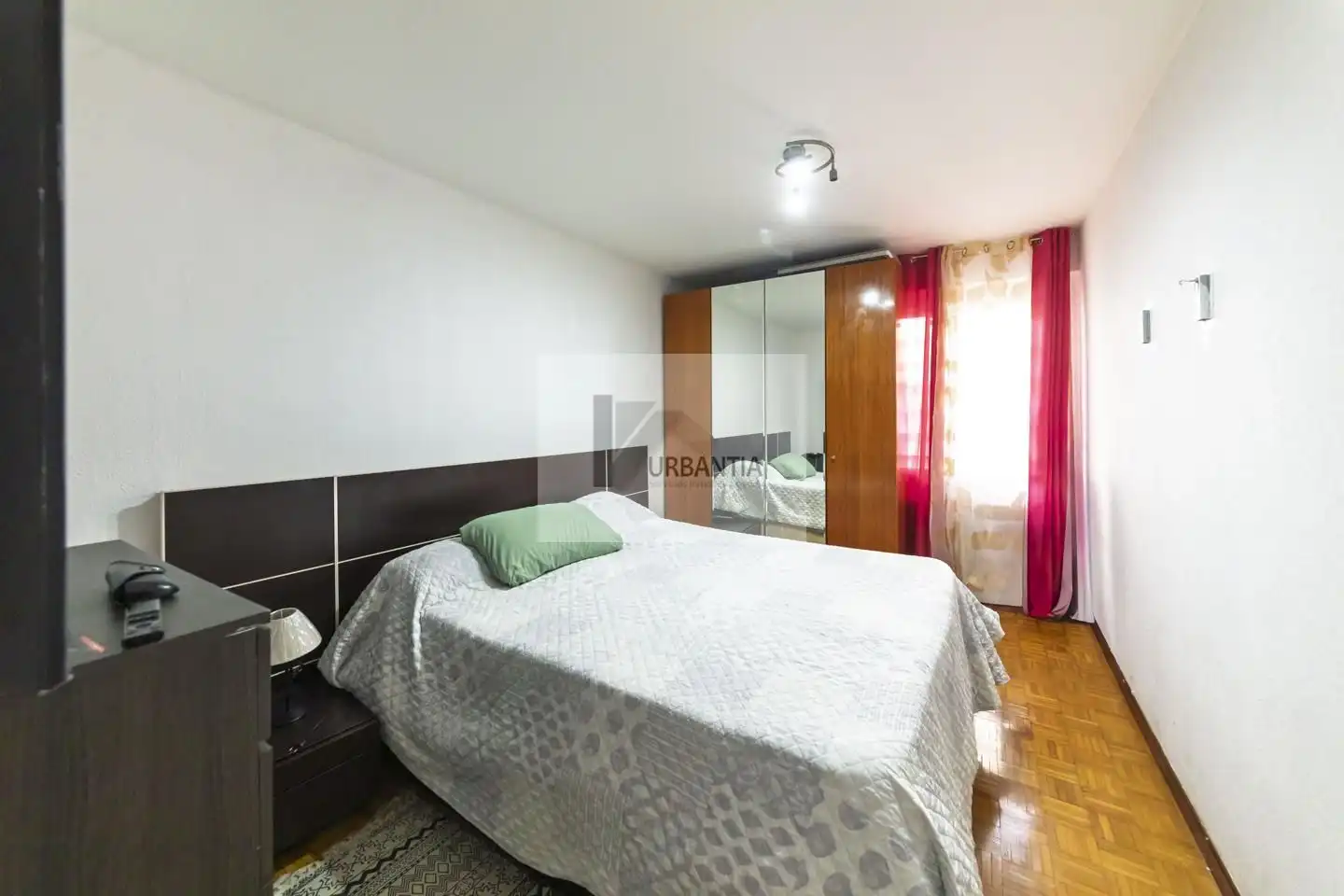 Habitación de Piso en venta en  Pamplona / Iruña con Calefacción, Parquet y Trastero