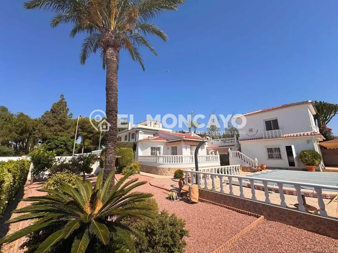 Vista exterior de Casa o xalet en venda en Rojales amb Aire condicionat, Calefacció i Jardí privat