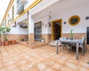 Exterior view of Single-family semi-detached for sale in  Sevilla Capital  with Air Conditioner, Heating and Storage room