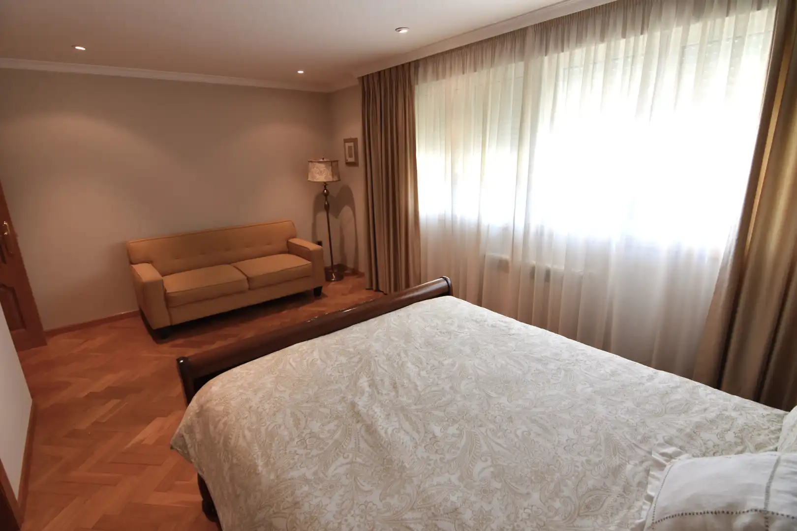 Habitación de Casa o chalet en venta en Bergondo con Calefacción, Jardín privado y Parquet