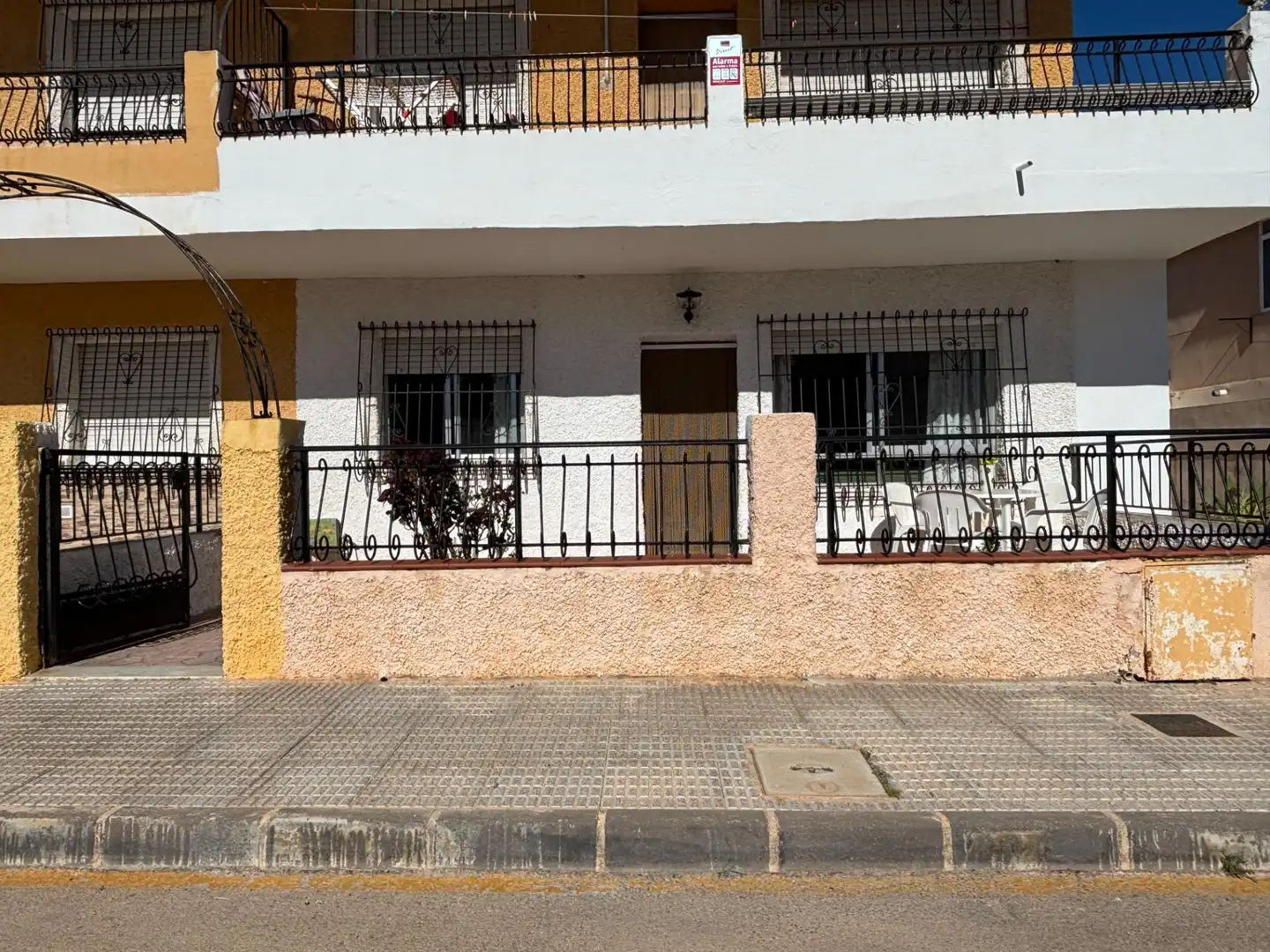Vista exterior de Pis en venda en Cartagena amb Jardí privat, Terrassa i Traster