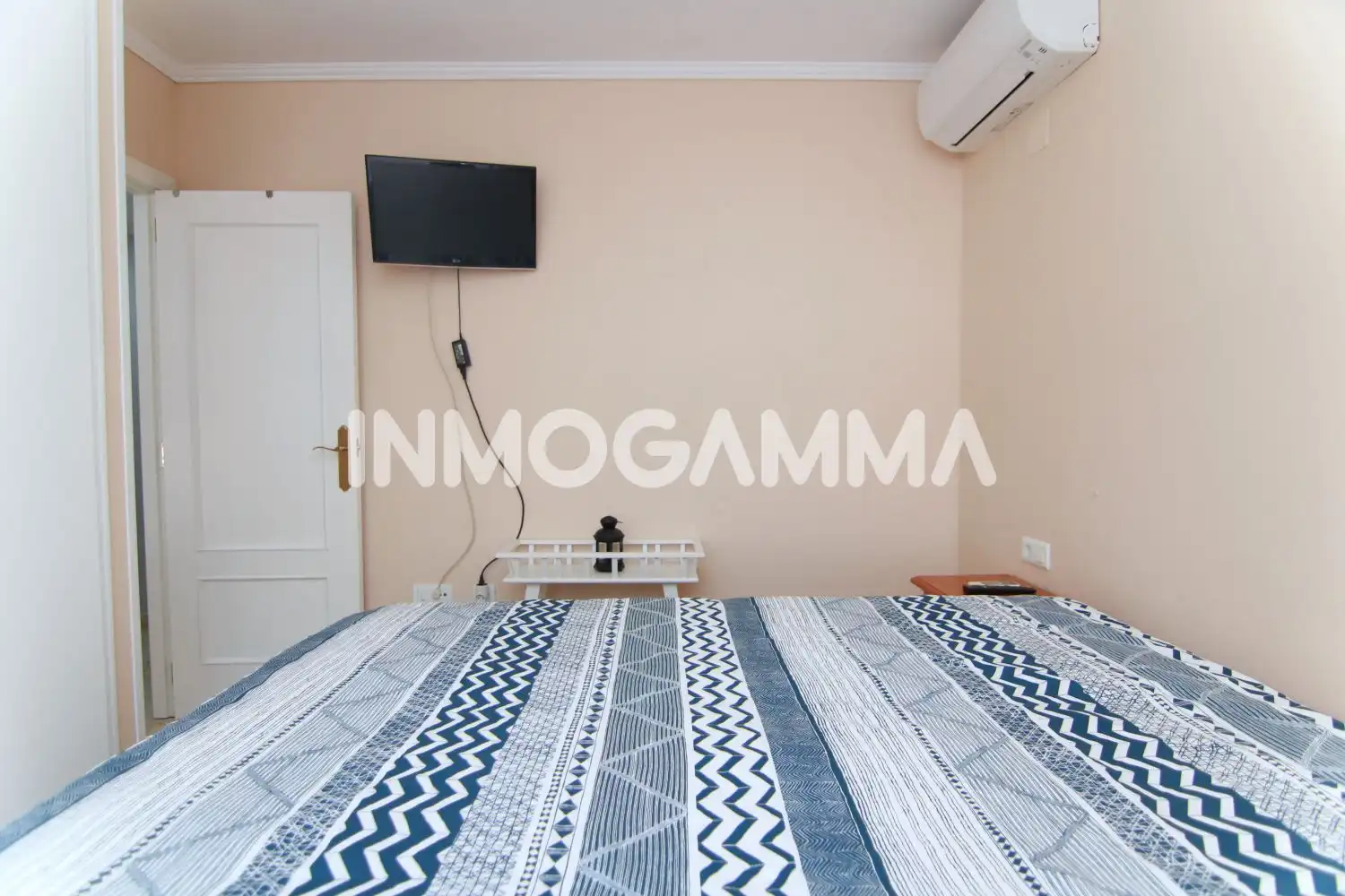 Schlafzimmer von Maisonette zum Verkauf in Cullera mit Klimaanlage, Abstellraum und Balkon