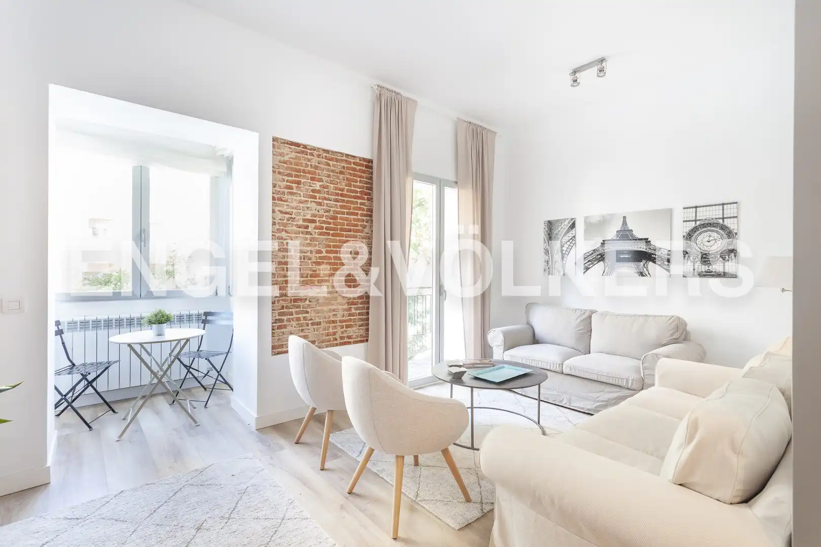 Living room of Flat for rent in Madrid  with Air Conditioner, Heating and Storage room