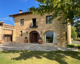 Vista exterior de Casa o xalet en venda en Villalba de Rioja amb Aire condicionat, Calefacció i Jardí privat