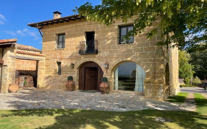 Vista exterior de Casa o xalet en venda en Villalba de Rioja amb Aire condicionat, Calefacció i Jardí privat