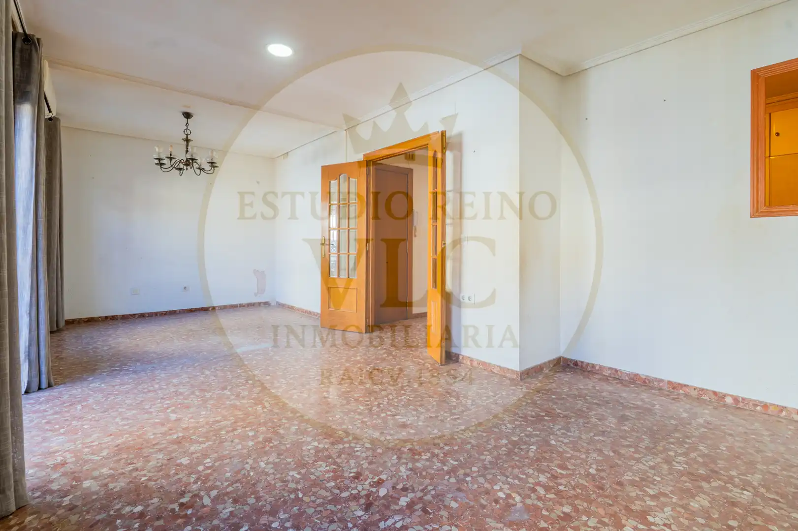 Maisonette zum Verkauf in Valencia mit Terrasse und Balkon