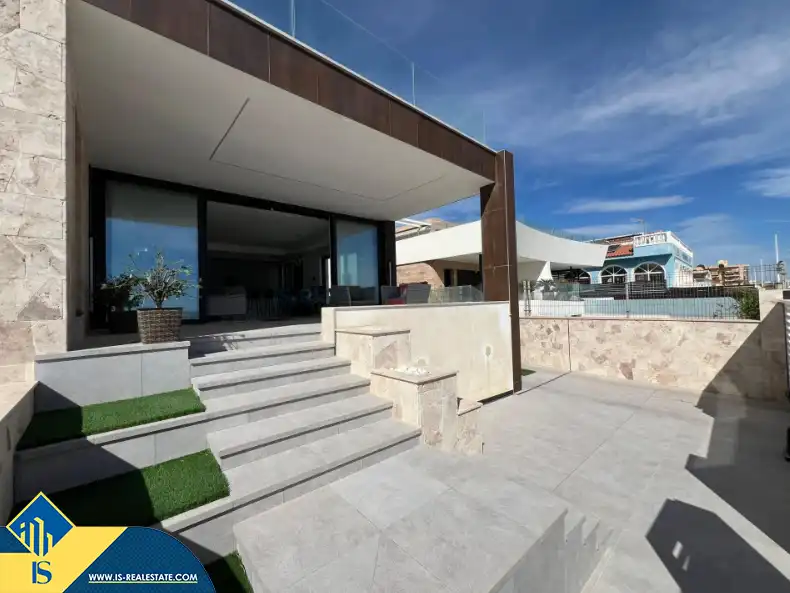 Chalet con jardín en venta en La Mata, imagen 4
