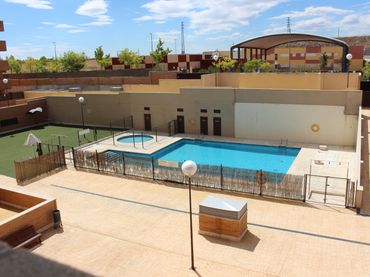 Pis amb piscina de lloguer a Avenida de la Dehesa