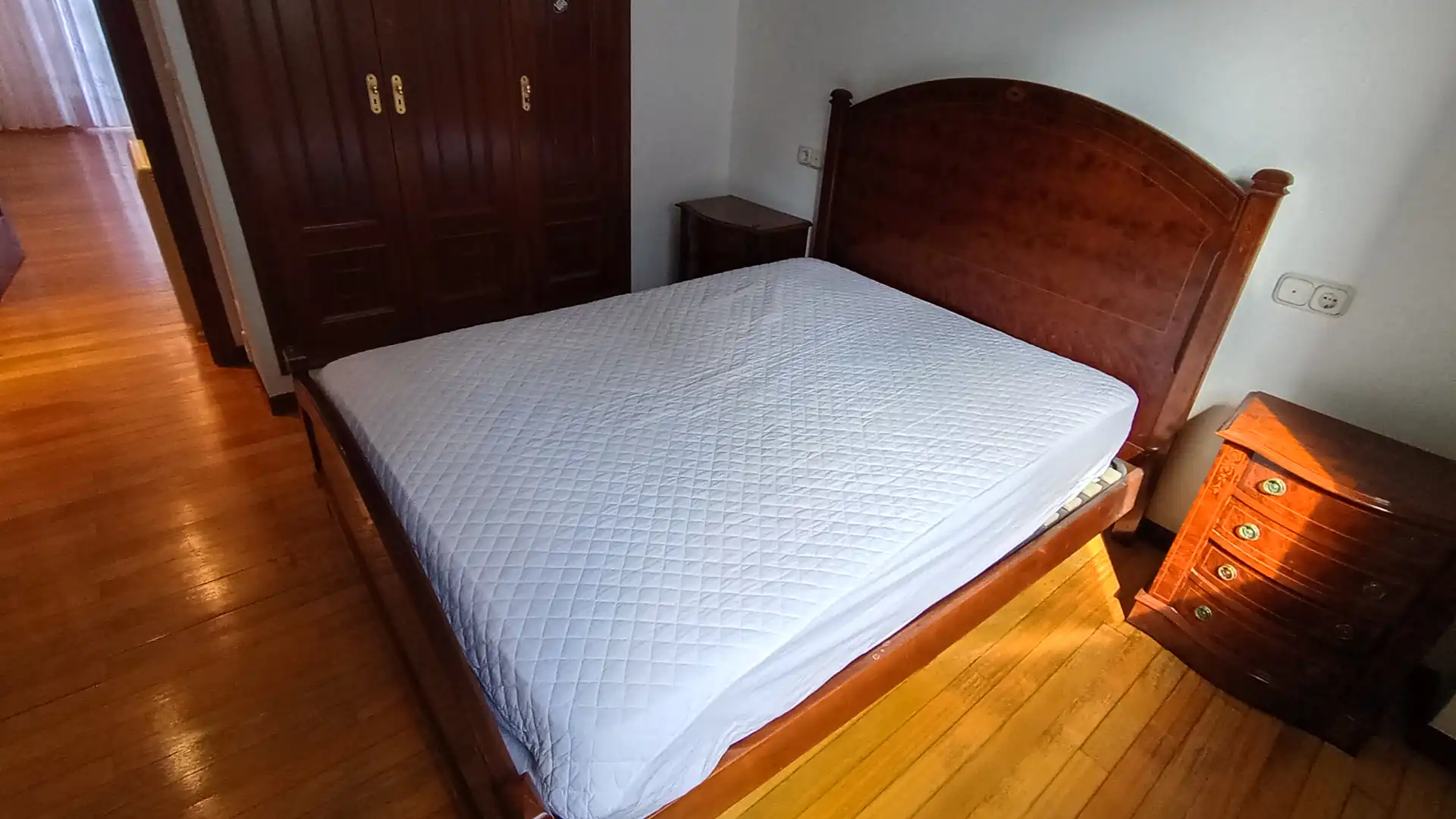 Habitación de Piso de alquiler en Teo con Amueblado, Horno y Lavadora