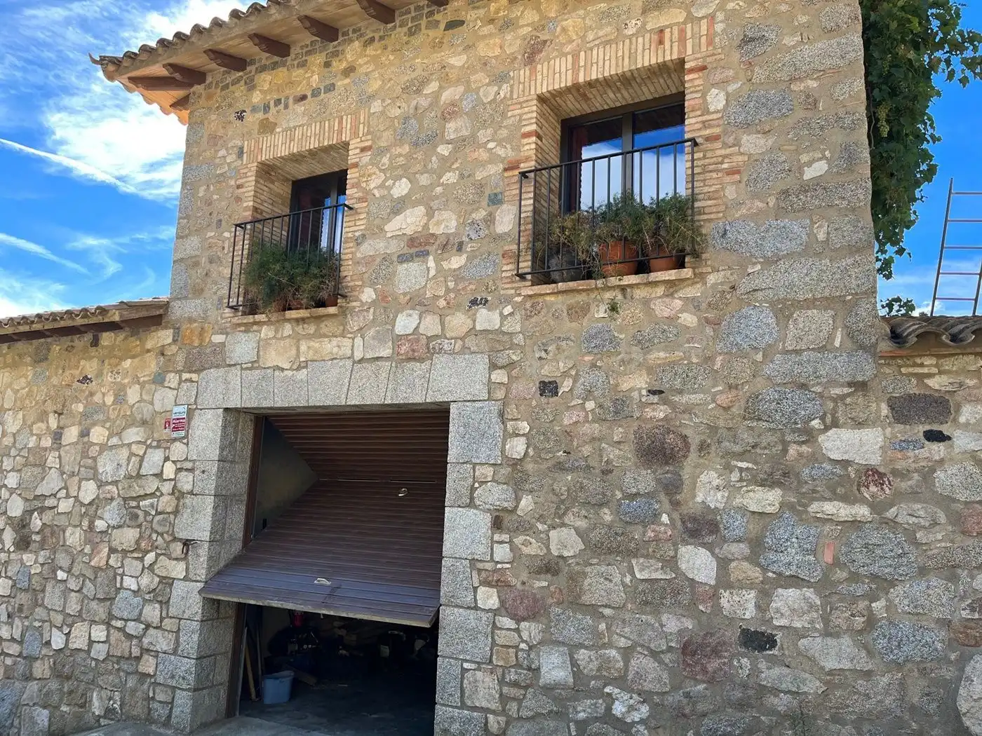 Vista exterior de Finca rústica en venta en La Vajol con Jardín privado y Terraza