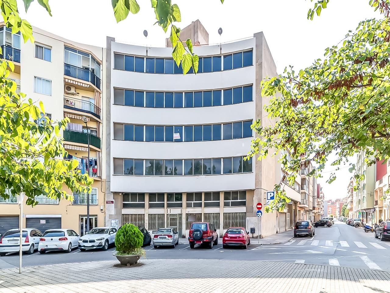 Exterior view of Premises for sale in Reus  with Alarm