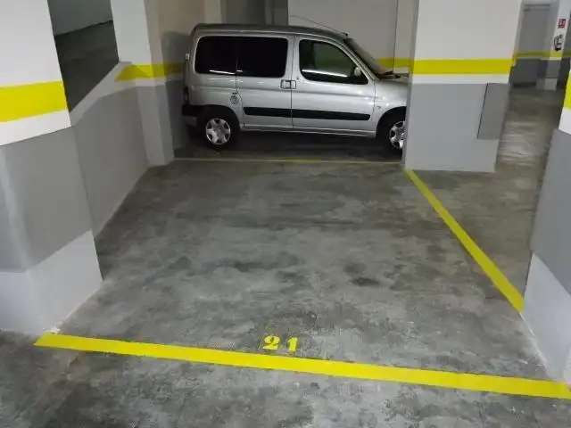 Parkplatz von Garage zum Verkauf in Barcelona