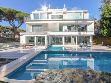 Casa con piscina en venta en Passeig de la Marina