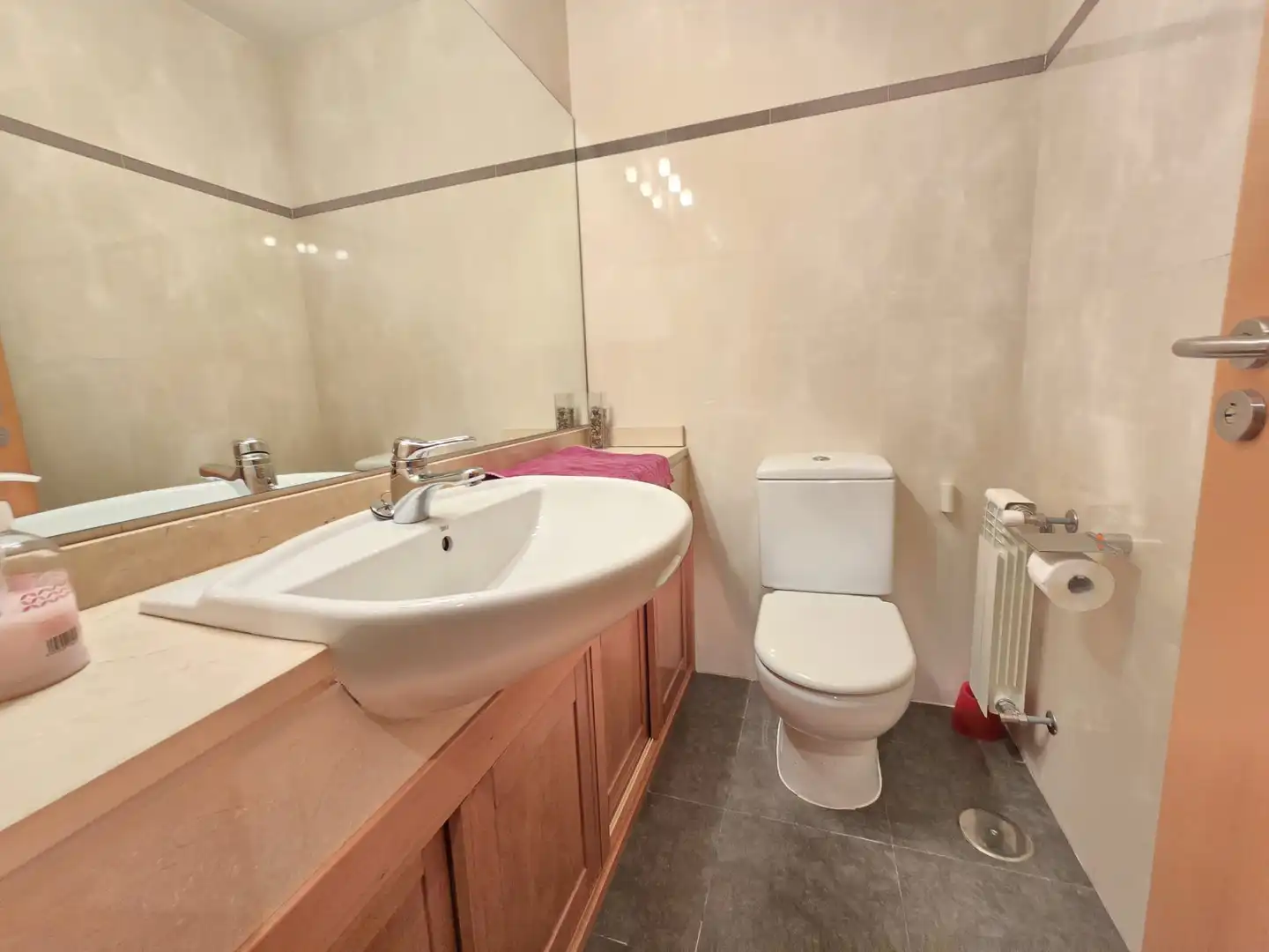 Badezimmer von Wohnung zum Verkauf in Madrid mit Klimaanlage, Heizung und Abstellraum