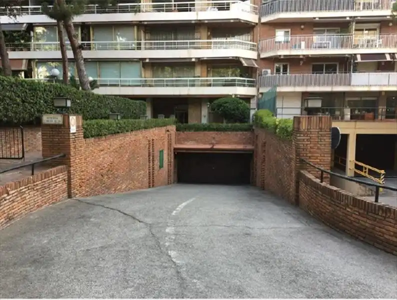 Parcheggio in vendita a Les Corts, imagen 2