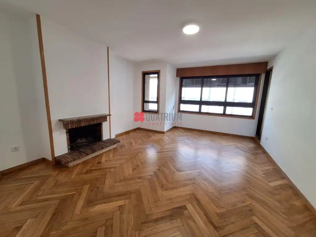 Sala d'estar de Pis de lloguer en Santiago de Compostela  amb Balcó