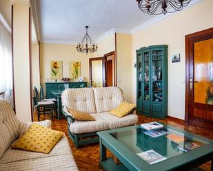 Living room of Flat for sale in Funes  with Air Conditioner, Heating and Parquet flooring