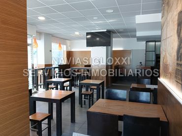 Locale commerciale in vendita a Navia