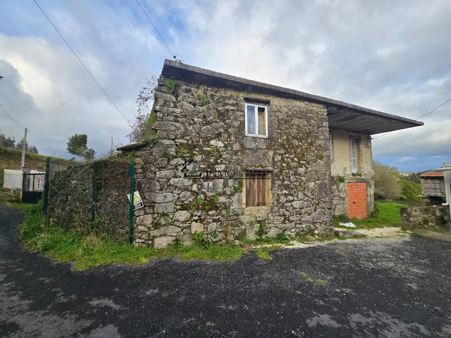 Außenansicht von Haus oder Chalet zum Verkauf in A Estrada  mit Privatgarten