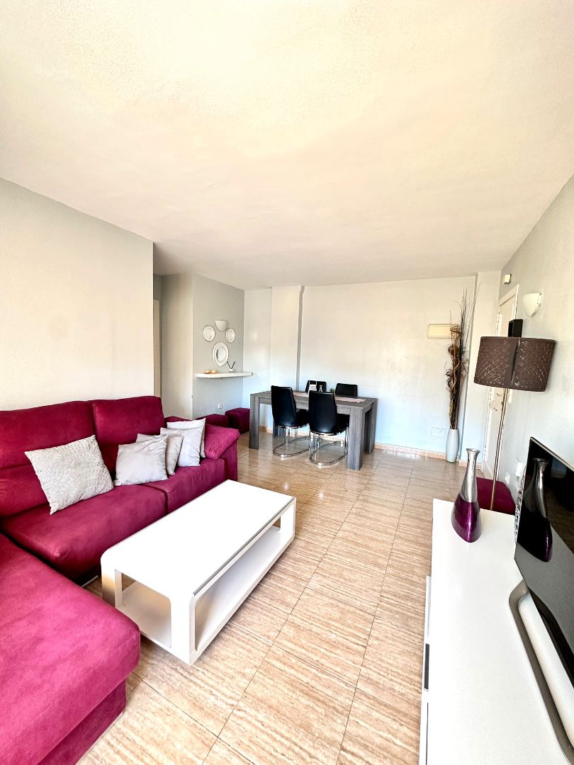 Sala de estar de Piso en venta en Benalmádena con Terraza, Amueblado y Horno