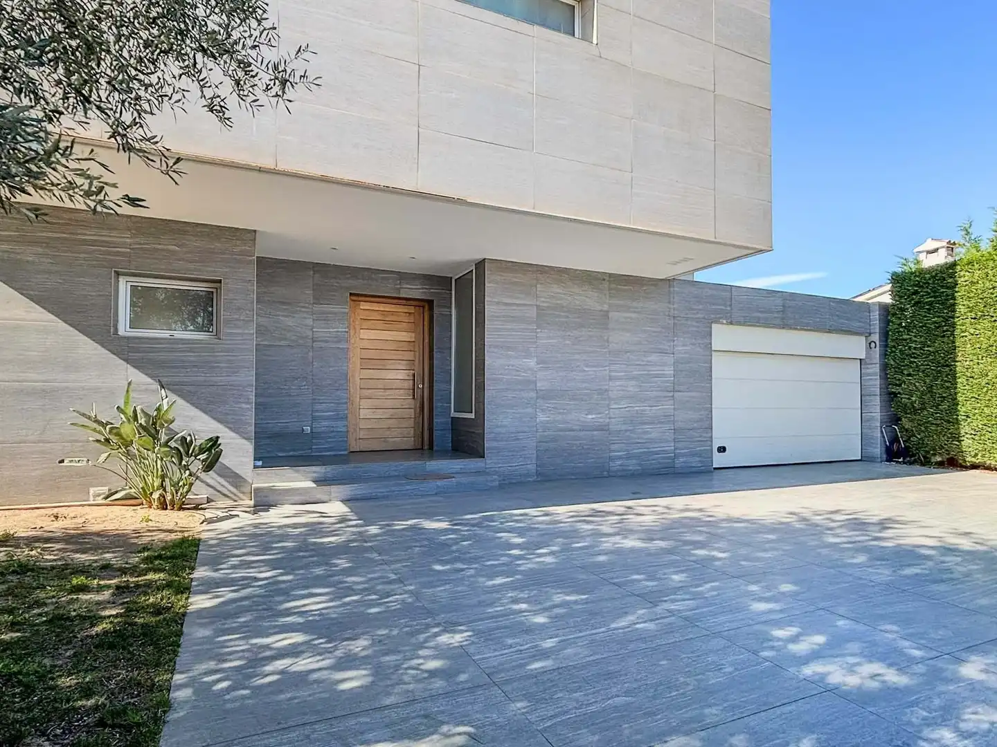 Vista exterior de Casa o xalet en venda en Empuriabrava amb Aire condicionat, Calefacció i Terrassa