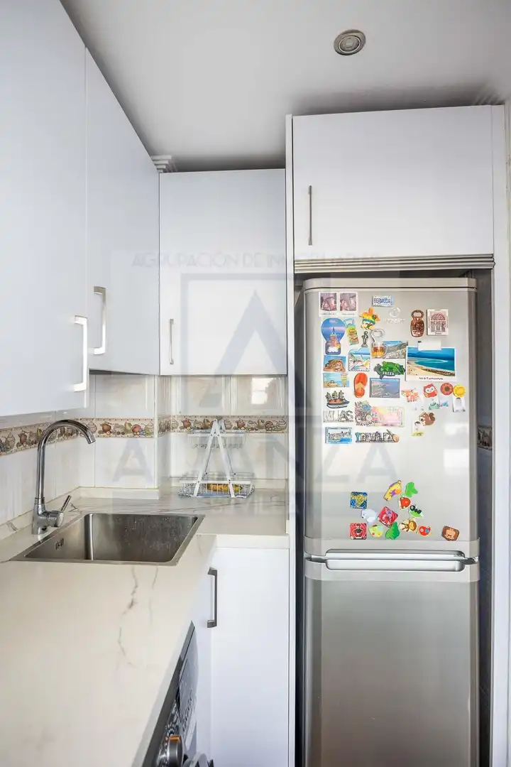 Kitchen of Flat for sale in Camas  with Air Conditioner