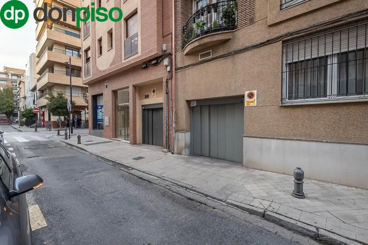 Aparcament en venda a Calle de Azhuma 20, imagen 2