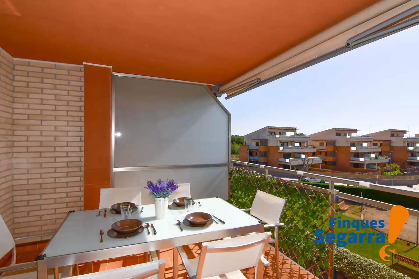 Pis en venda a Plaça Indira Gandhi