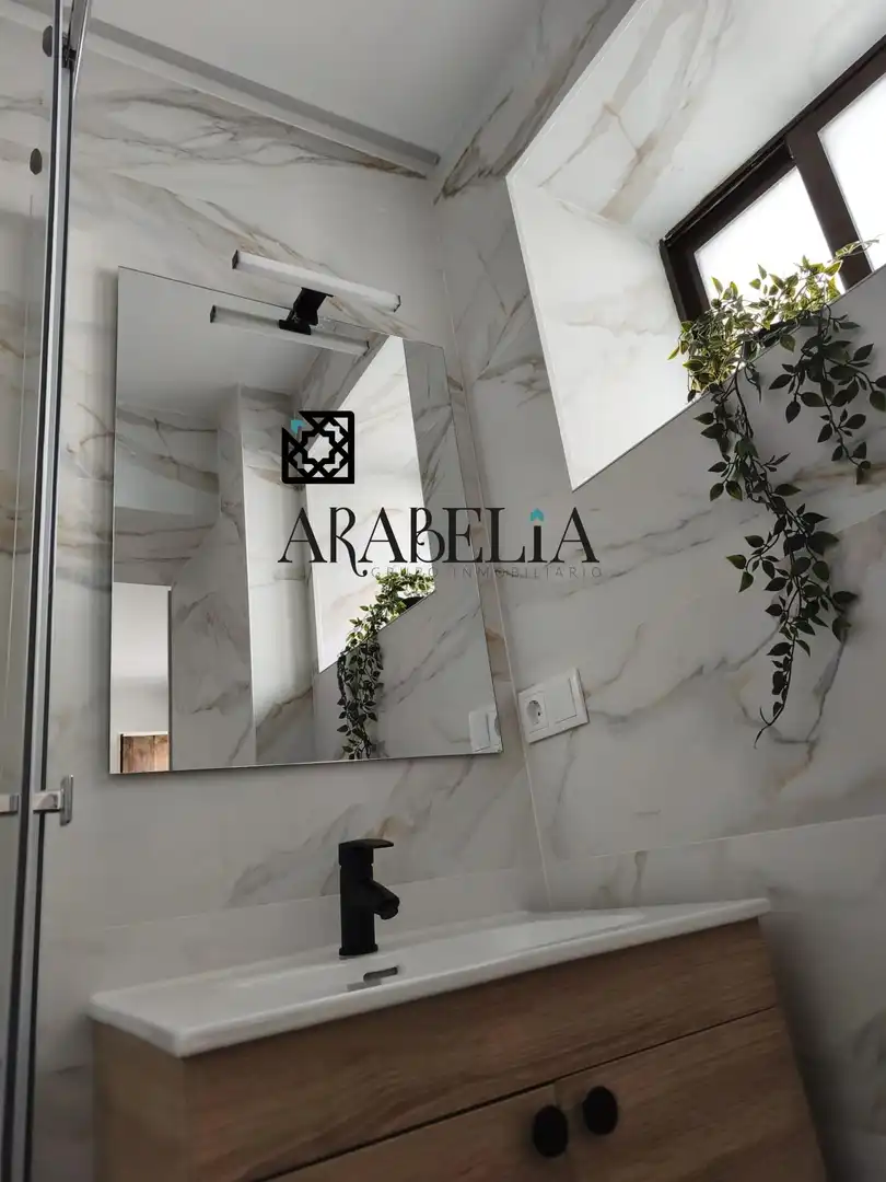 Bathroom of Study for sale in Córdoba  with Air Conditioner