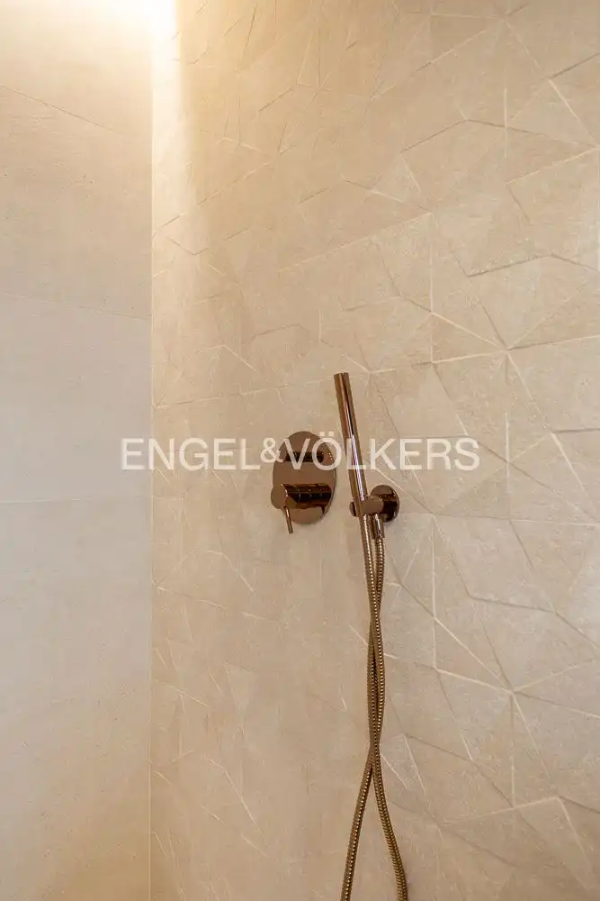 Bathroom of Houses for sale in L'Eliana  with Air Conditioner, Heating and Private garden