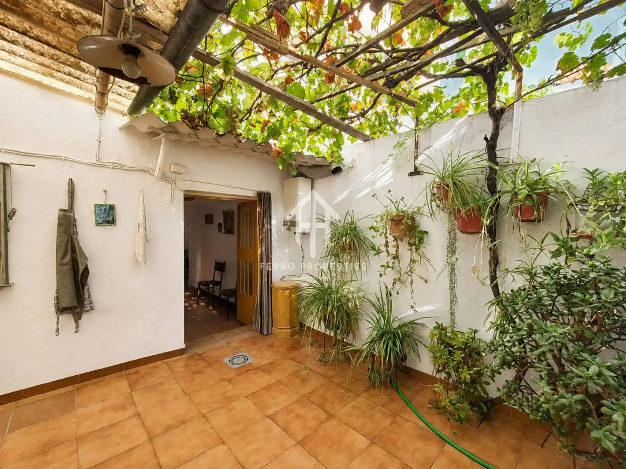 Terrassa de Casa o xalet en venda en Priego de Córdoba amb Jardí privat, Terrassa i Moblat