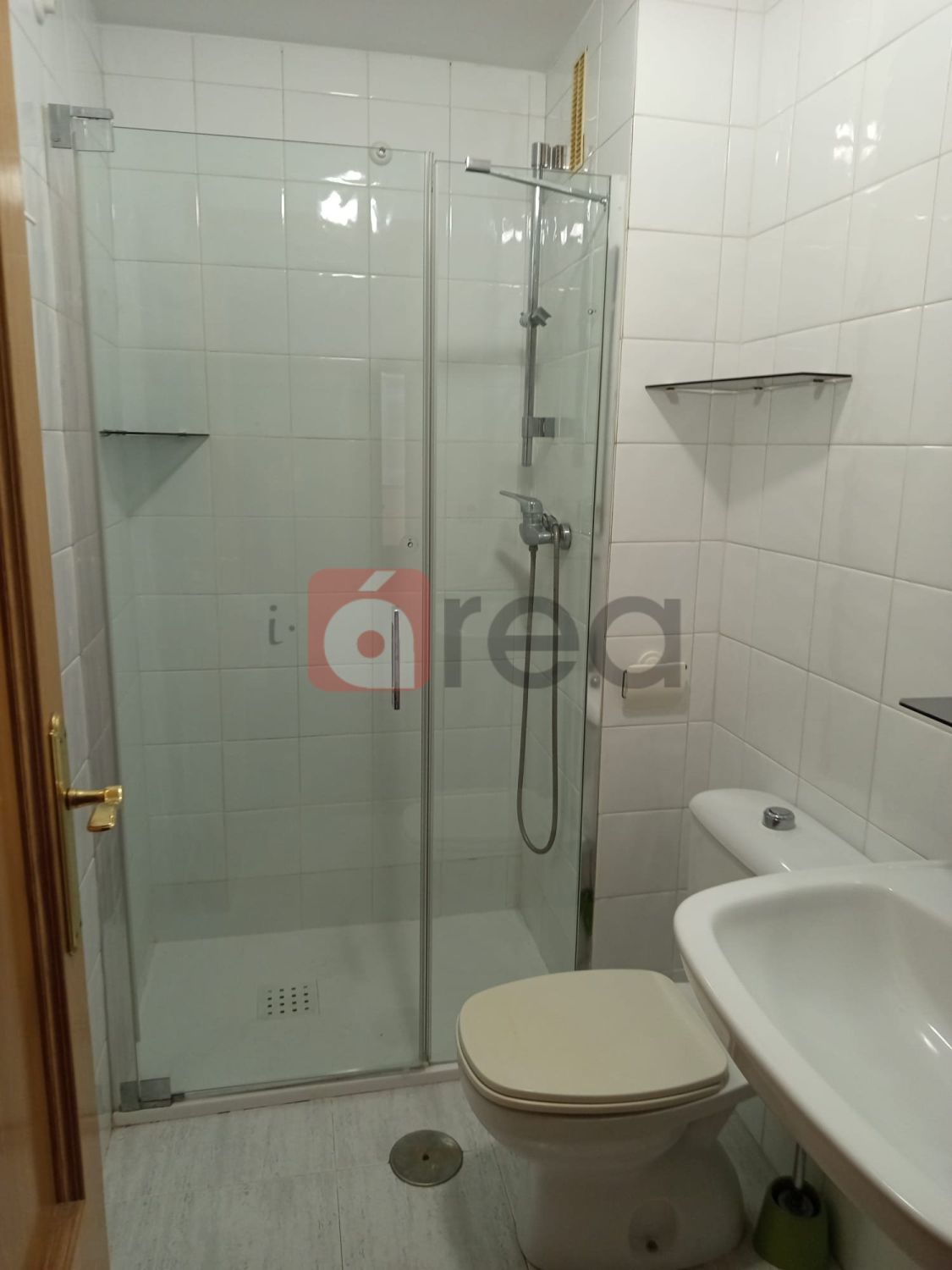 Baño de Piso de alquiler en Cuenca Capital con Terraza