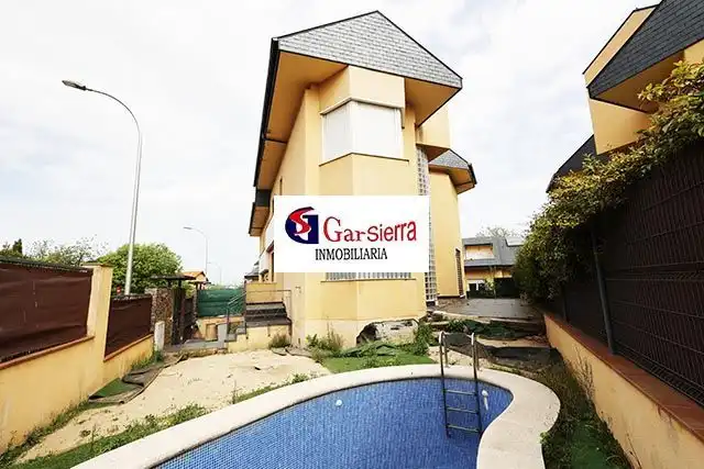 Jardín de Casa o chalet en venta en Madrid con Calefacción, Jardín privado y Terraza