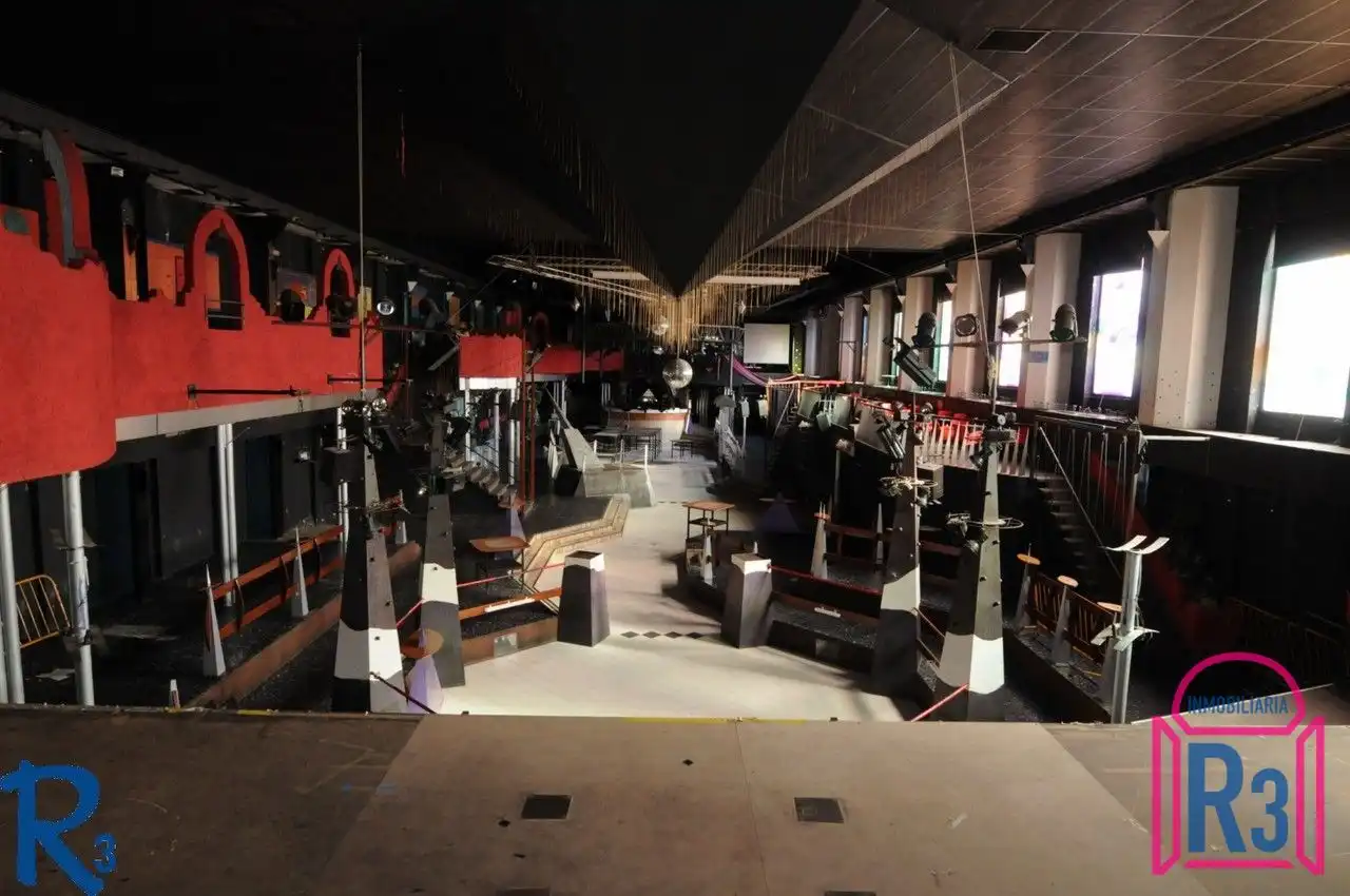 Nave industrial in vendita a Avenida Alcalde Miguel Castaño, imagen 3