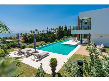 Detached house with pool for sale in Urbanizacion Tubalitas
