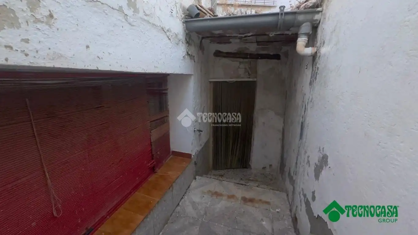 Casa adosada en venda a C. Constantino Alhambra, Villarejo de Fuentes