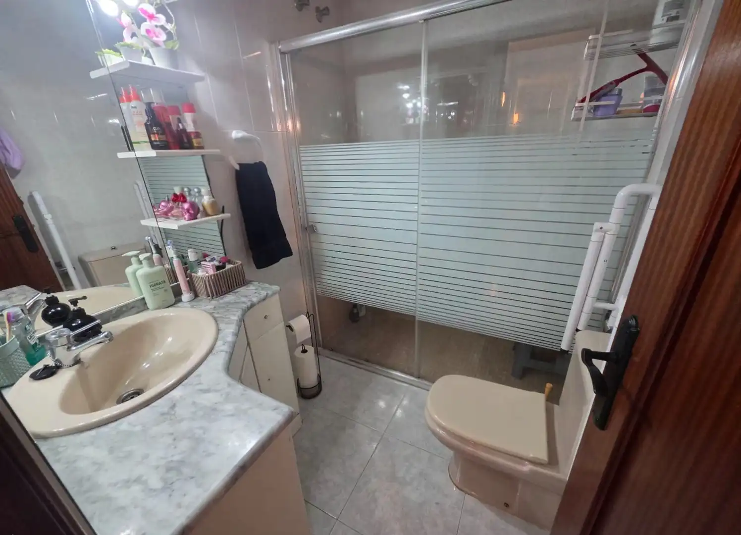 Badezimmer von Wohnung zum Verkauf in Vilanova i la Geltrú mit Heizung, Terrasse und Ofen