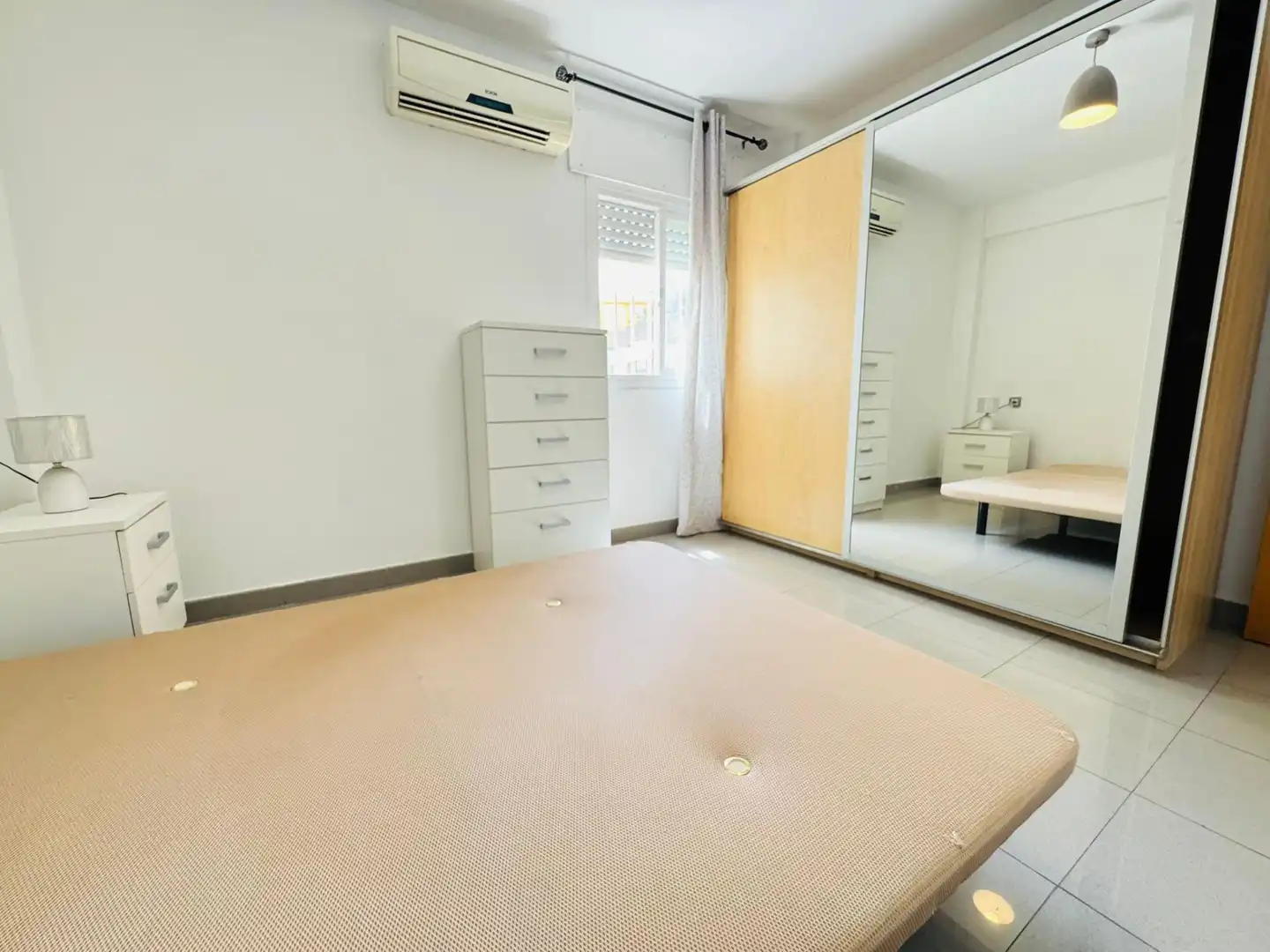 Habitación de Piso en venta en Algeciras con Amueblado y Balcón