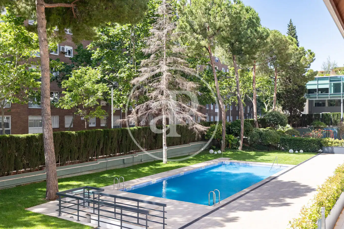 Piscina de Piso de alquiler en Barcelona con Calefacción, Jardín privado y Balcón