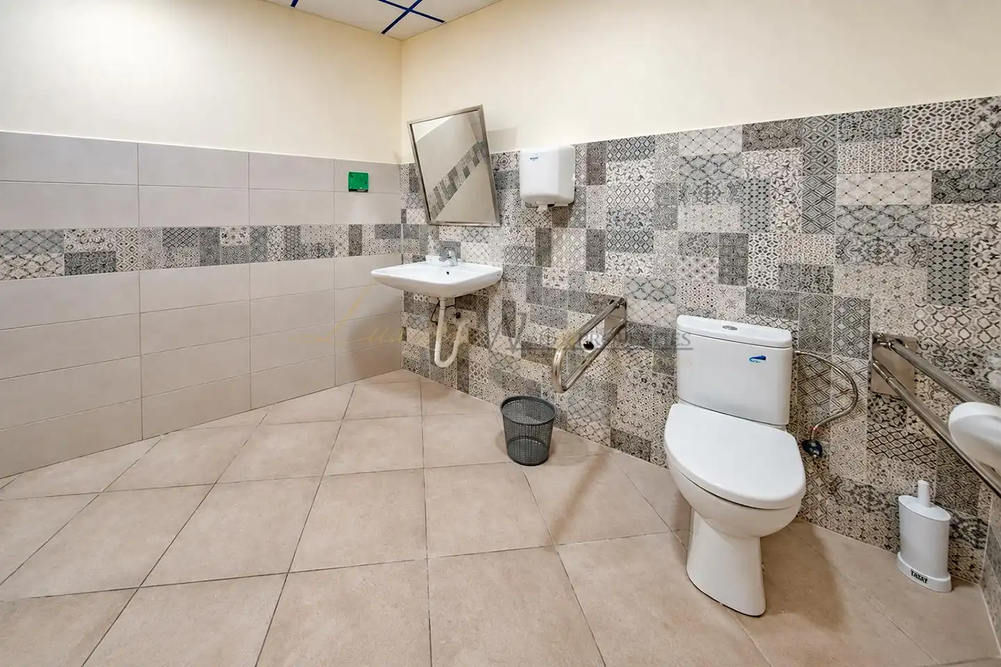 Local comercial en traspaso en Calle Olimpia, imagen 26