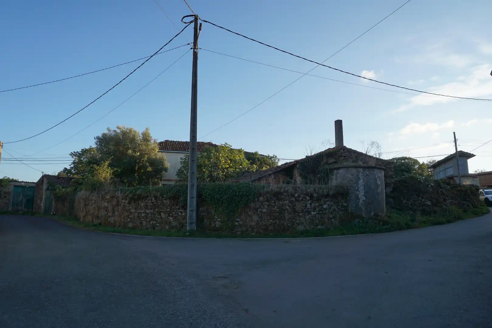Vista exterior de Finca rústica en venda en Santiso amb Jardí privat