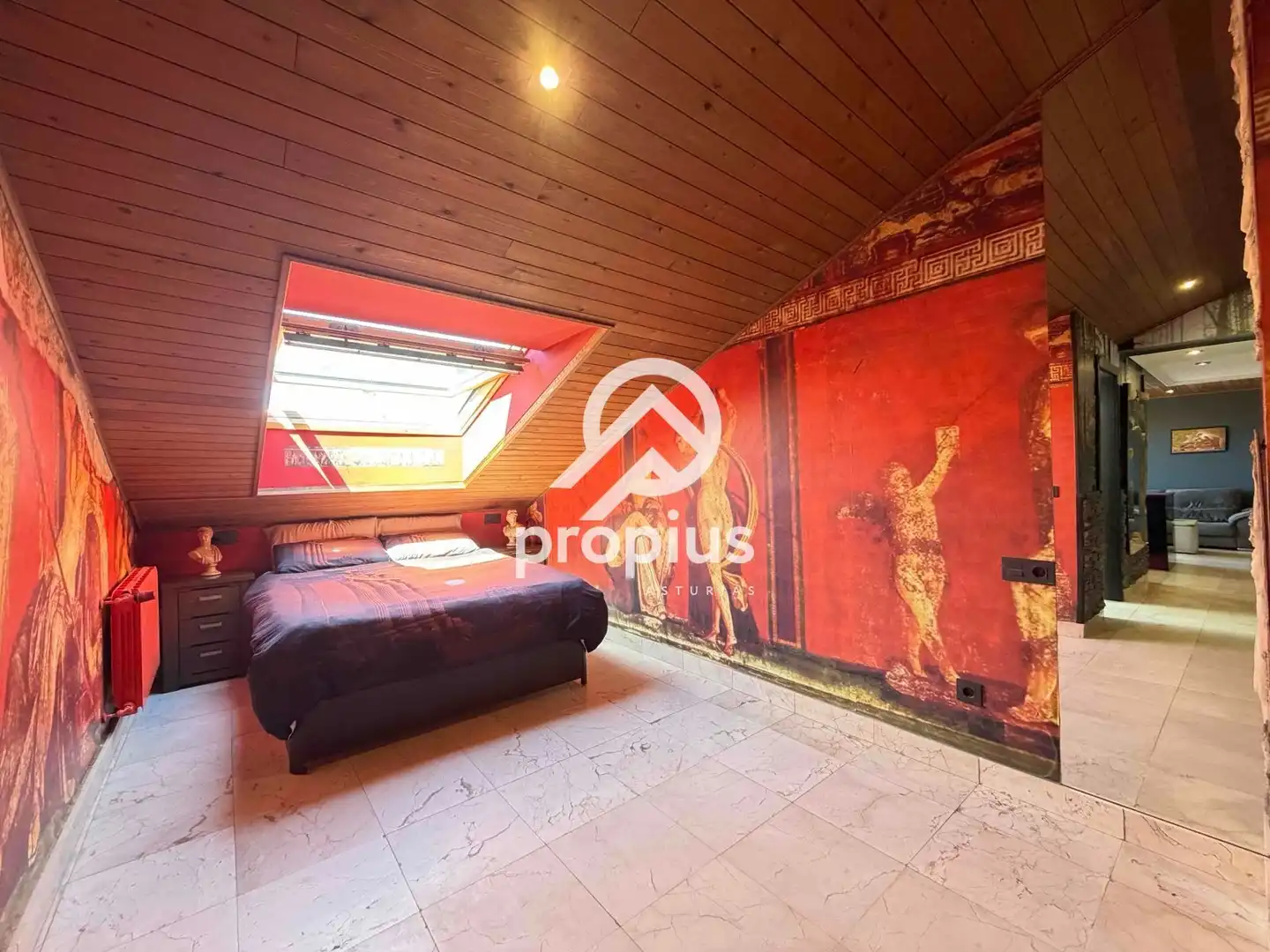 Schlafzimmer von Dachboden zum Verkauf in Llanes mit Heizung, Terrasse und Abstellraum