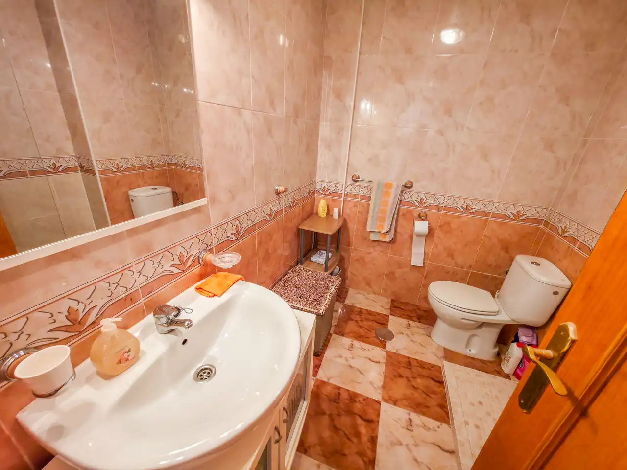 Baño de Apartamento en venta en Orihuela con Amueblado, Horno y Lavadora