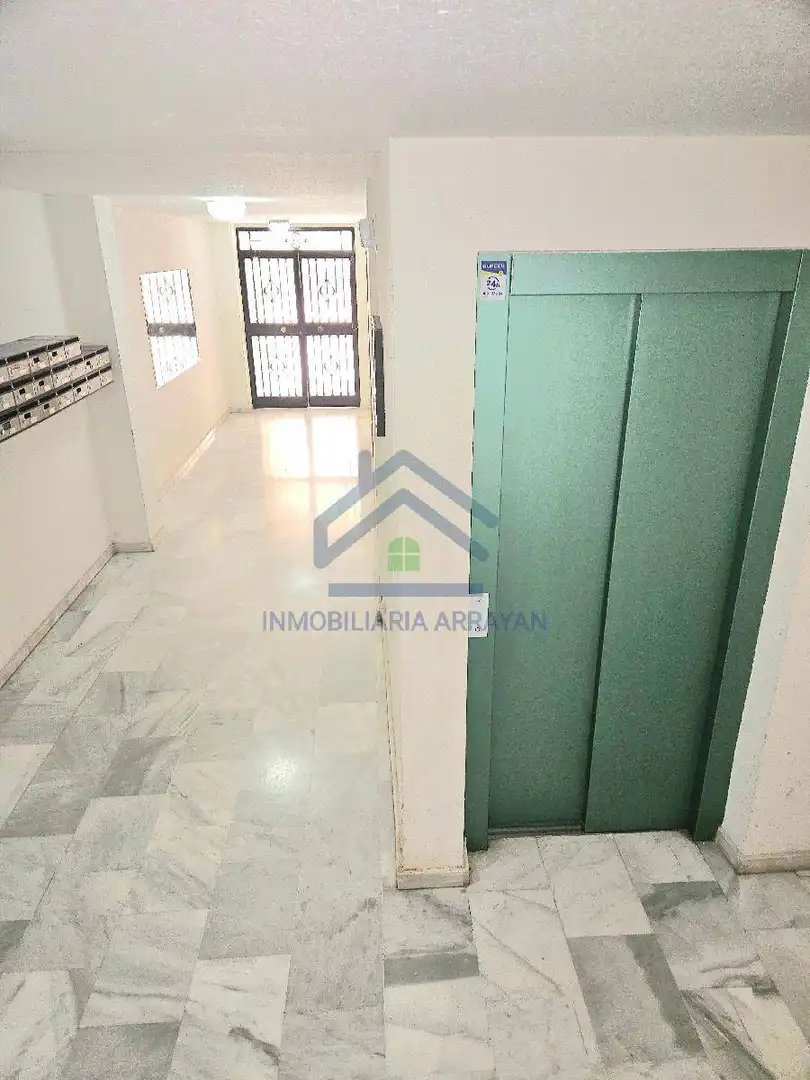 Wohnung zum Verkauf in Las Gabias mit Terrasse und Möbliert