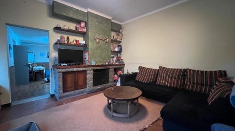 Foto 2 de Casa adosada en venda a Plaça Constitucio, 2, Ultramort, Girona