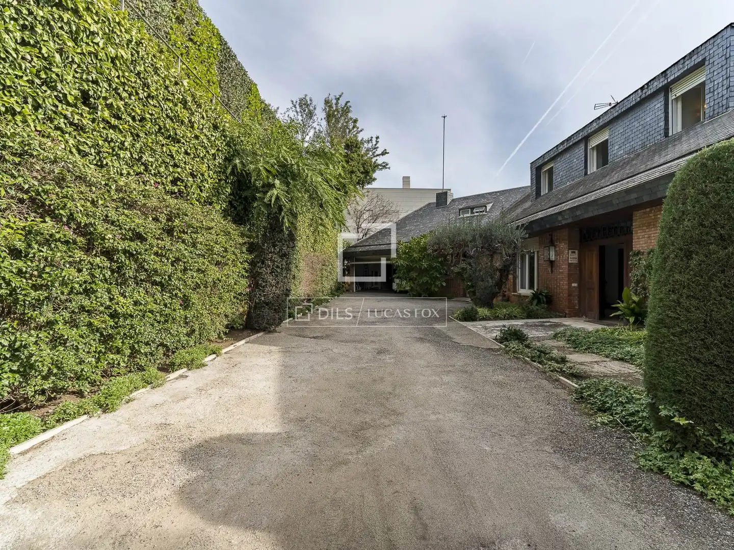 Vista exterior de Casa o chalet en venta en Barcelona con Calefacción, Jardín privado y Trastero